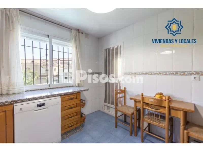 Köök - Twin-Storey House with Pool in Híjar