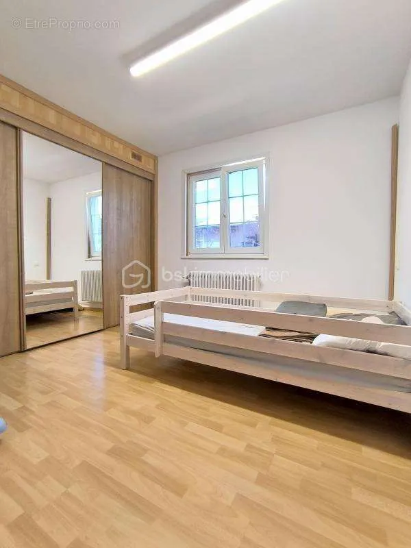 Chambres - Maison Mitoyenne avec Terrasse à Wittenheim