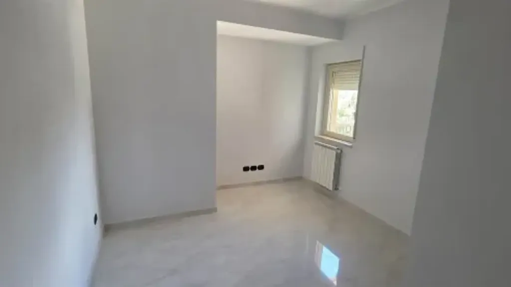 Pièces - Apartment with Terrace in San Cataldo