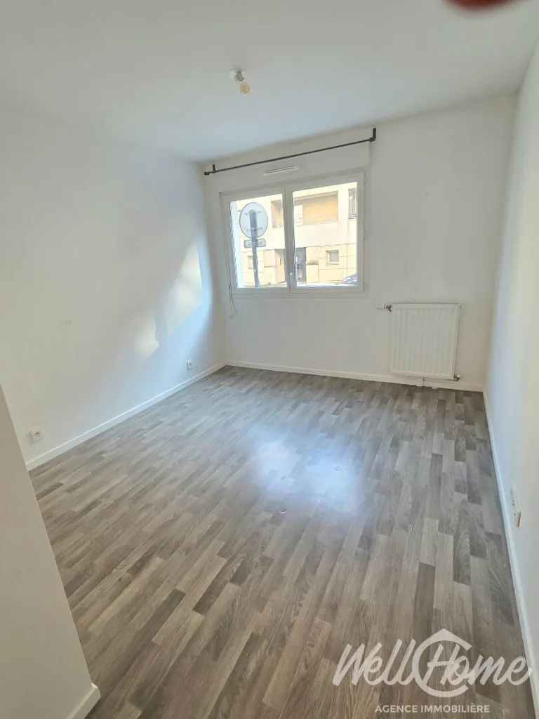 Toad - Modern Flat with Balcony near RER in Boisemont