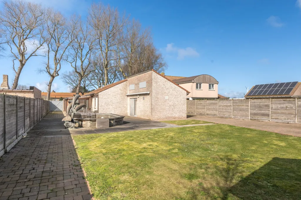 Garden - Bungalow-Villa with Pool in Lissewege