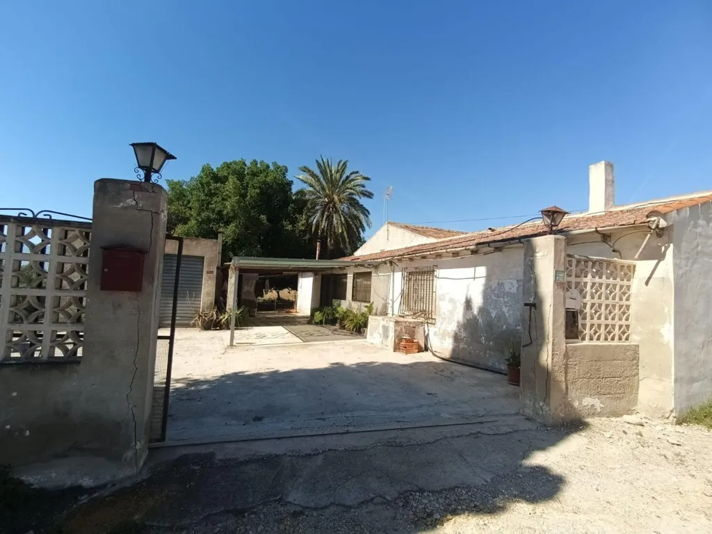 Esterno - Chalet with Seafront Potential in La Marina, Elche