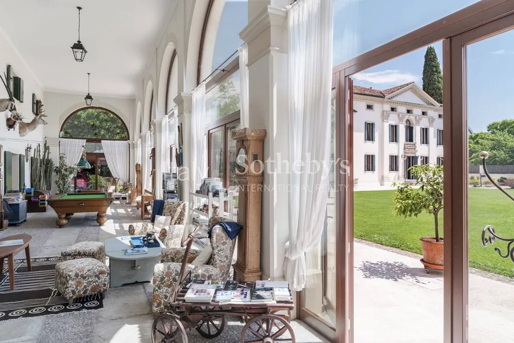 Terrass - Neoclassical Villa with Park in Vittorio Veneto