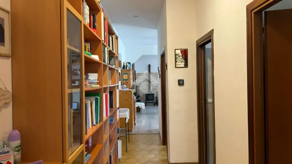 Bureau - Apartment with Terrace in Rocca Priora