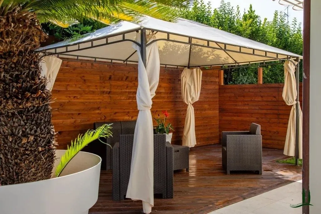 Terrace - Luxury Villa with Pool in Pietrasanta