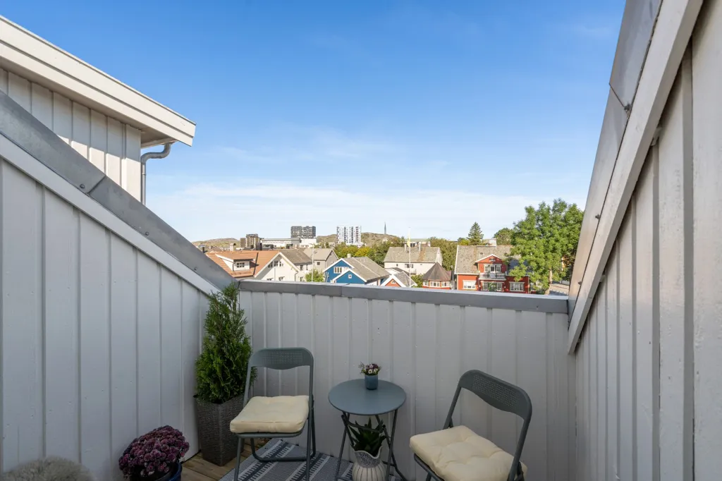 Balcon - 3-Bedroom Apartment with Balconies in Bodø