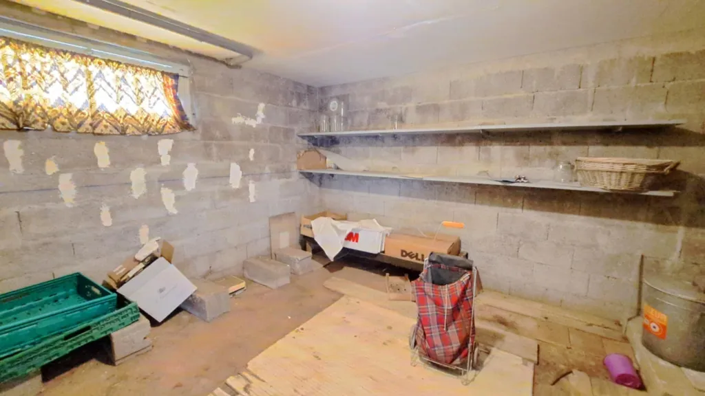 Buanderie - Maison d'Architecte avec Atelier à Proximité du Centre