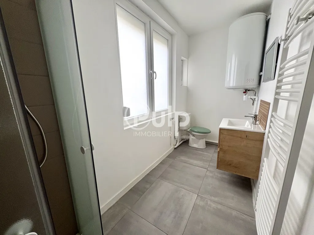 Salles de bain - Appartement de type 2 bis au rez-de-chaussée à Lens