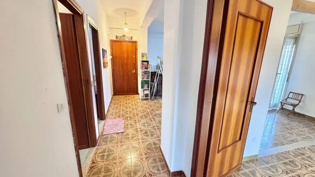 Esik - 3-Bedroom Apartment with Balcony in Palermo