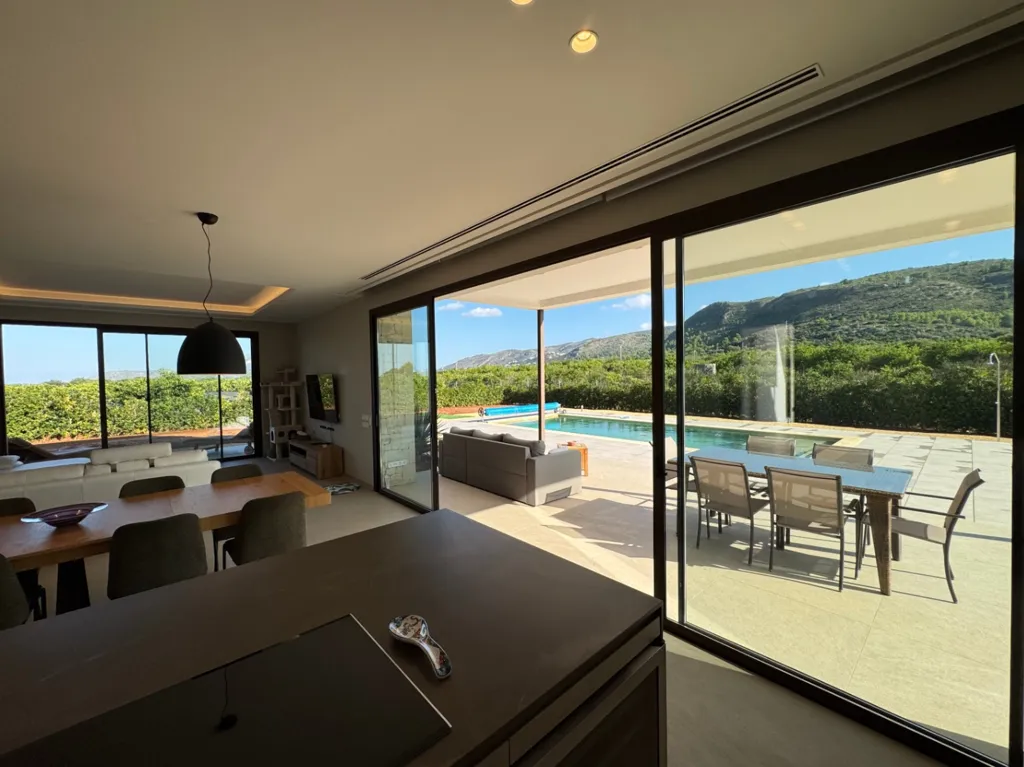 Elutuba - Modern Villa with Pool in Beniarbeig