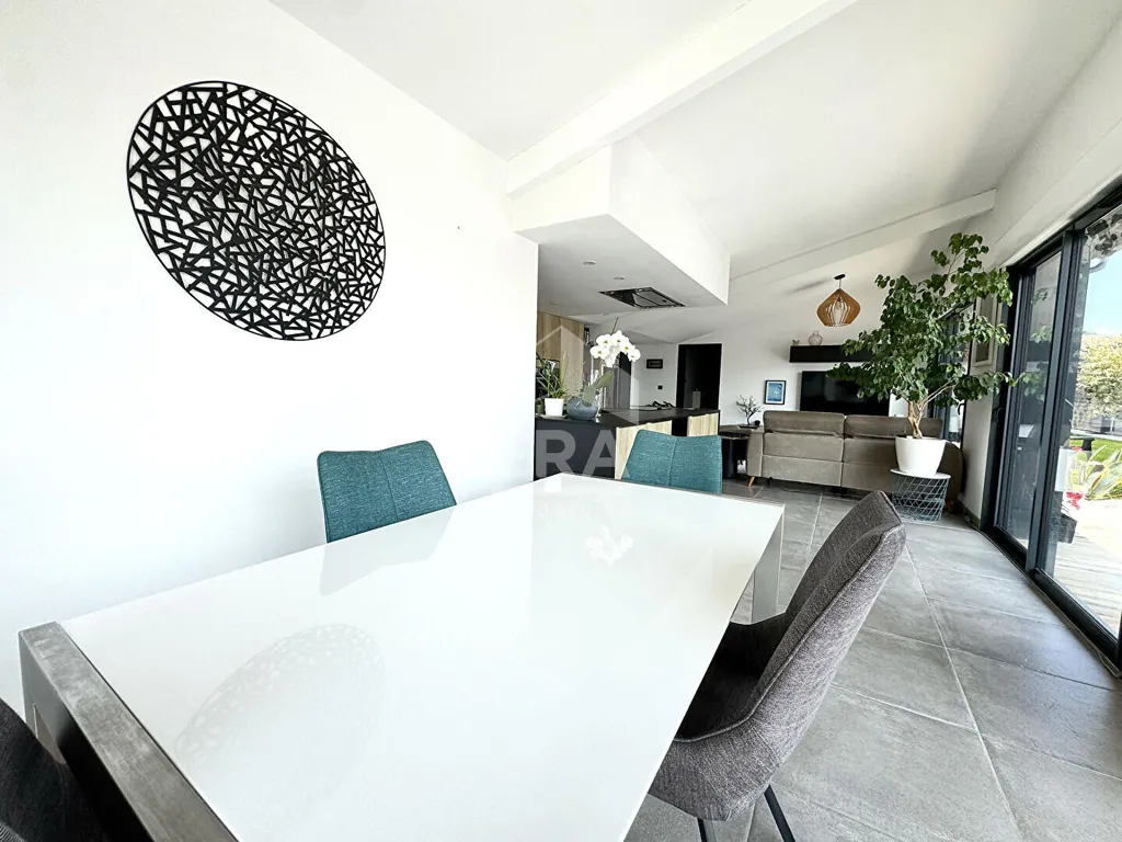 Salle à manger - Maison Rénovée avec Piscine à Gujan-Mestras