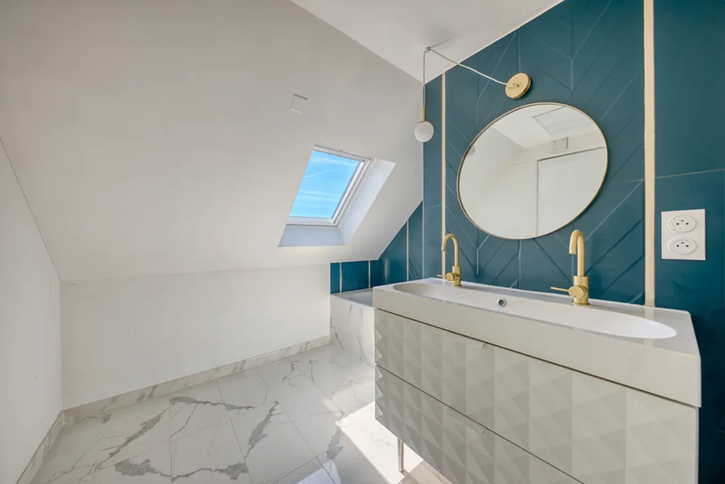 Salles de bain - Maison Rénovée avec Jardin et Studio à Sud-Gare