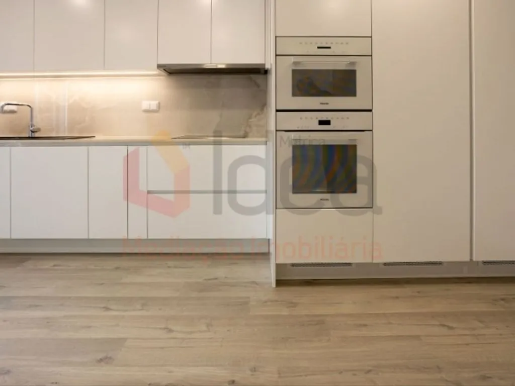 Cuisine - Luxury Apartment with Balcony in Montijo