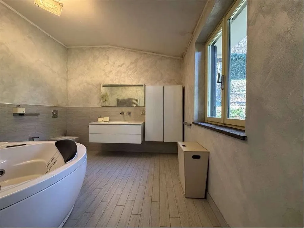 Vannitoad - Luxury Villa with Lake View in Belgirate