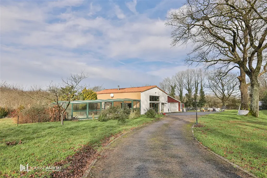 Maison 8 pièces à Le Champ Saint Pere