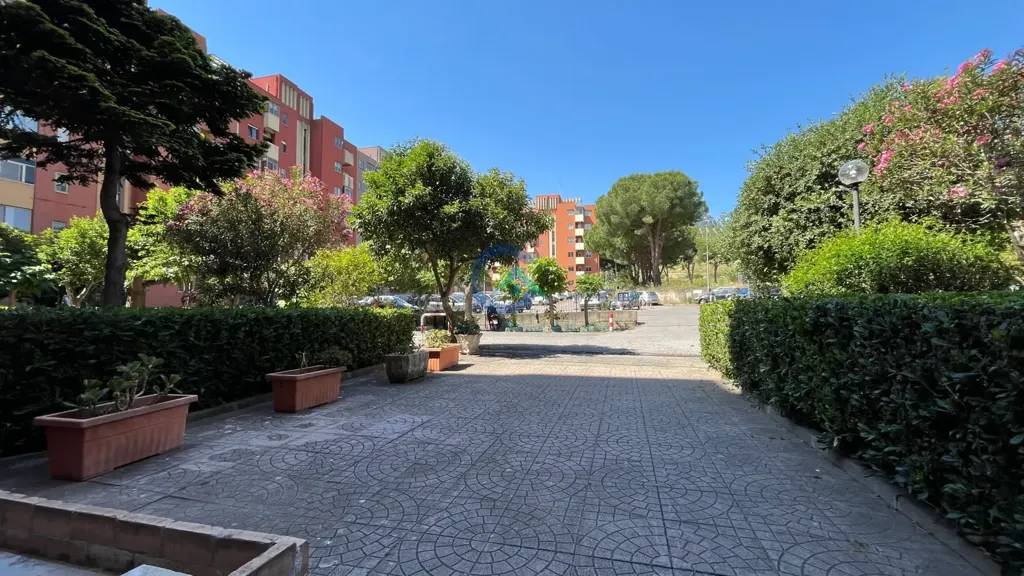 Aed - 3-Bed Apartment with Terrace in Catanzaro Lido