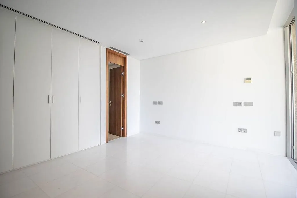 Pièces - Contemporary Townhouse with Pool in Ifara