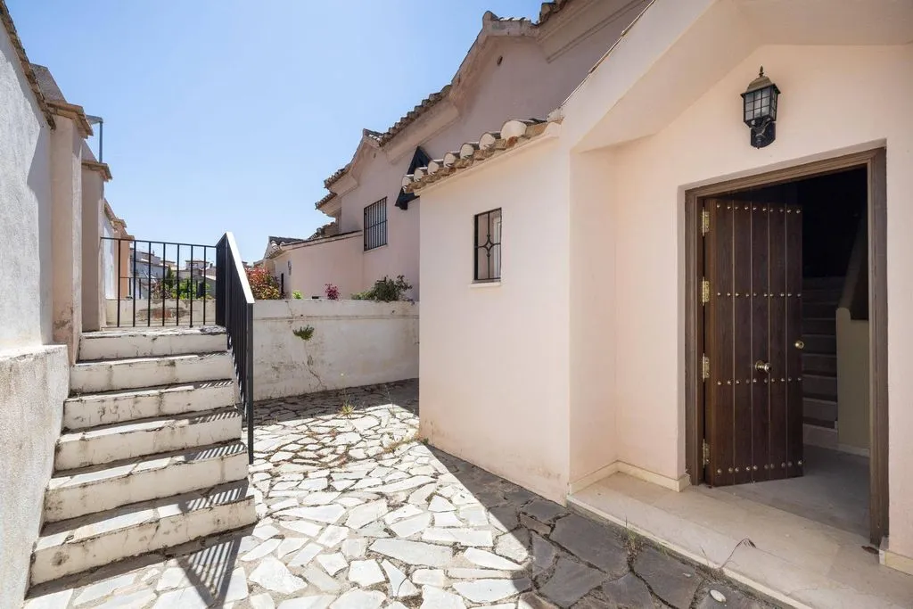 Aed - Luxury House with Pool in Granada