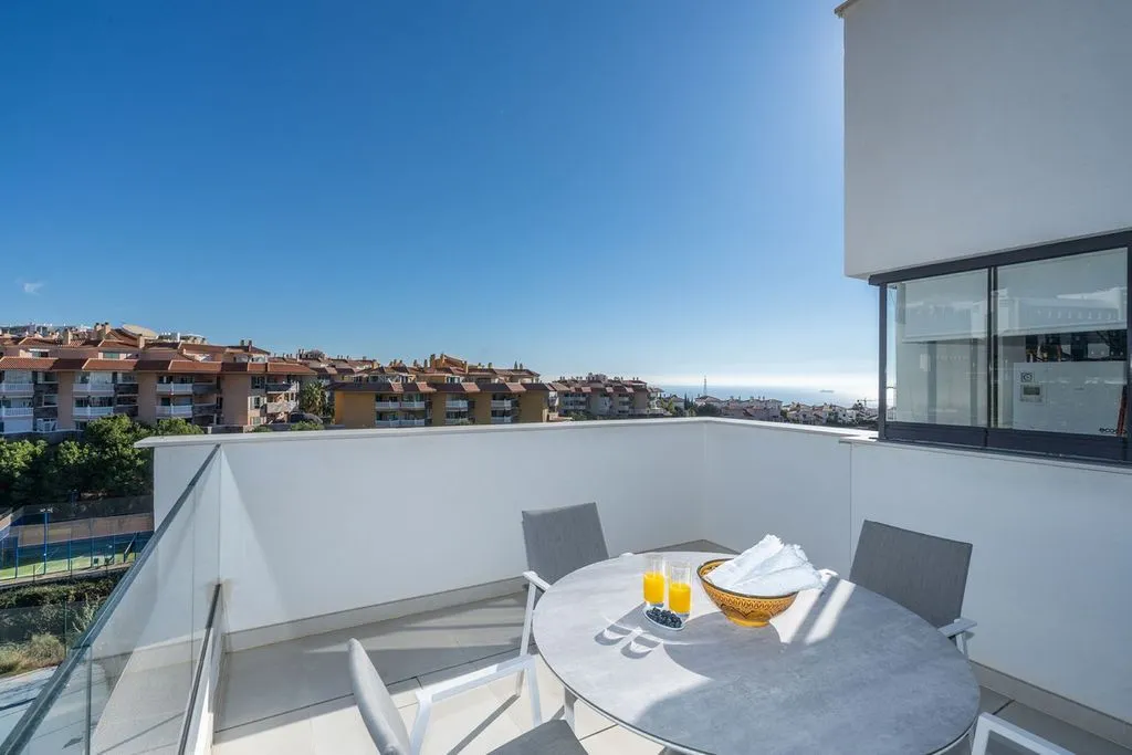 Rõdu - Luxury Penthouse with Pool in Fuengirola