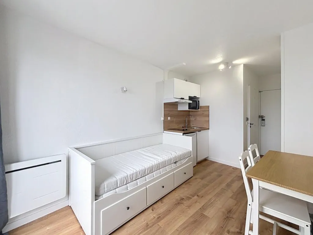 Chambres - Studio Meublé avec Balcon à Bordeaux