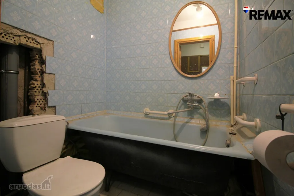Bathrooms - 3-Bedroom Apartment with Balcony in Šiauliai Centre