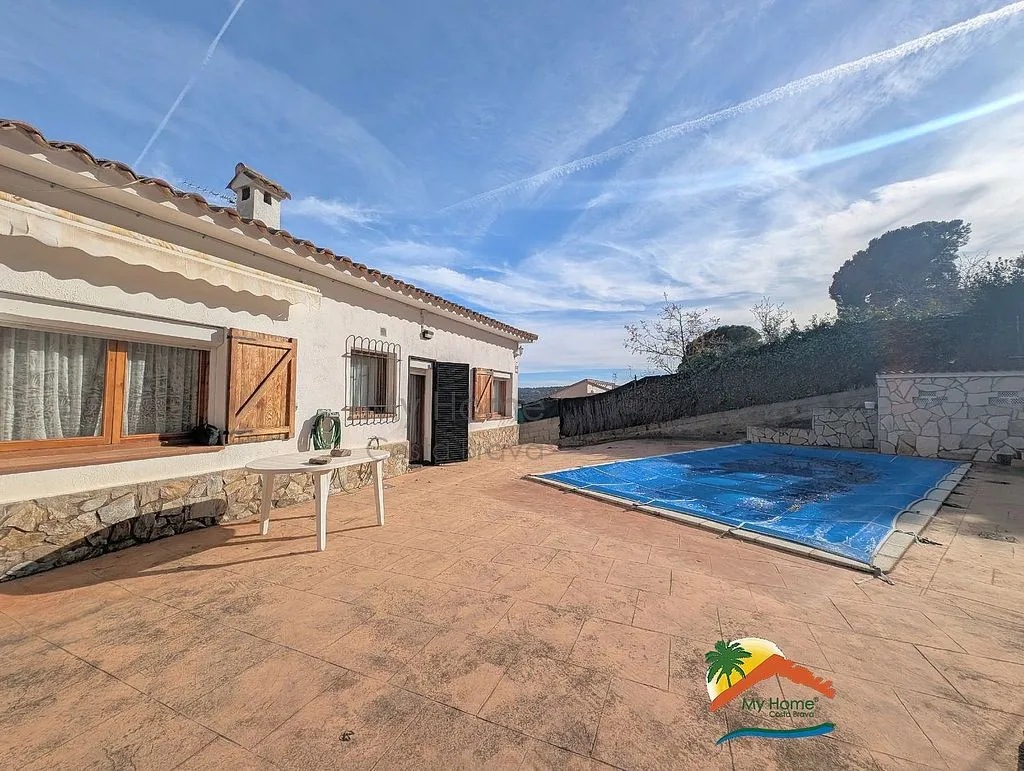 Piscina - Chalet with Pool and Terrace in Aiguaviva Parc