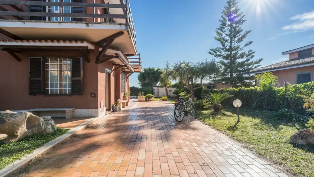 Terrass - Villa with Garden in Ladispoli