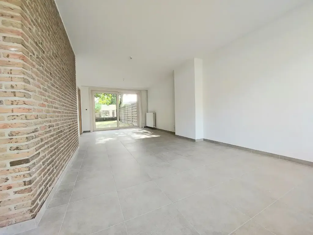 Séjour - Maison Rénovée avec Jardin à Bruges