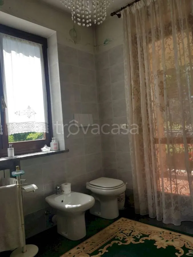 Salles de bain - Villa with Garden and Terraces in Torre Pellice