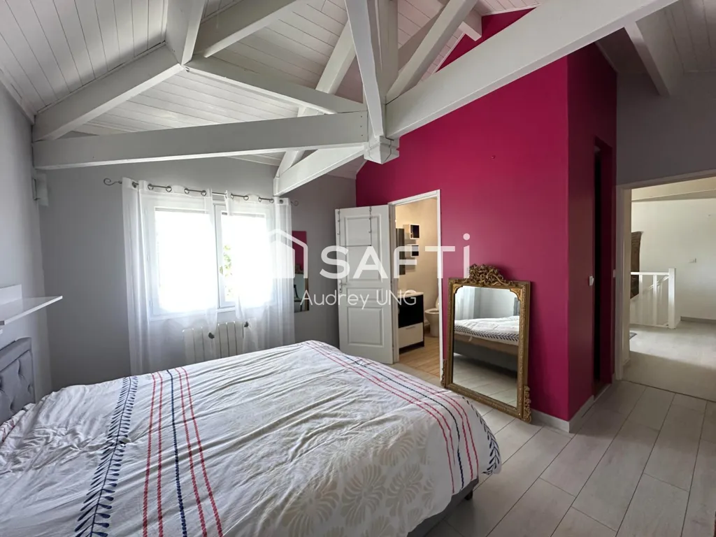 Chambres - Maison Familiale avec Piscine dans un Environnement Calme