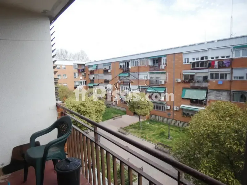 Balcon - Spacious Apartment with Terrace in Usera, Madrid