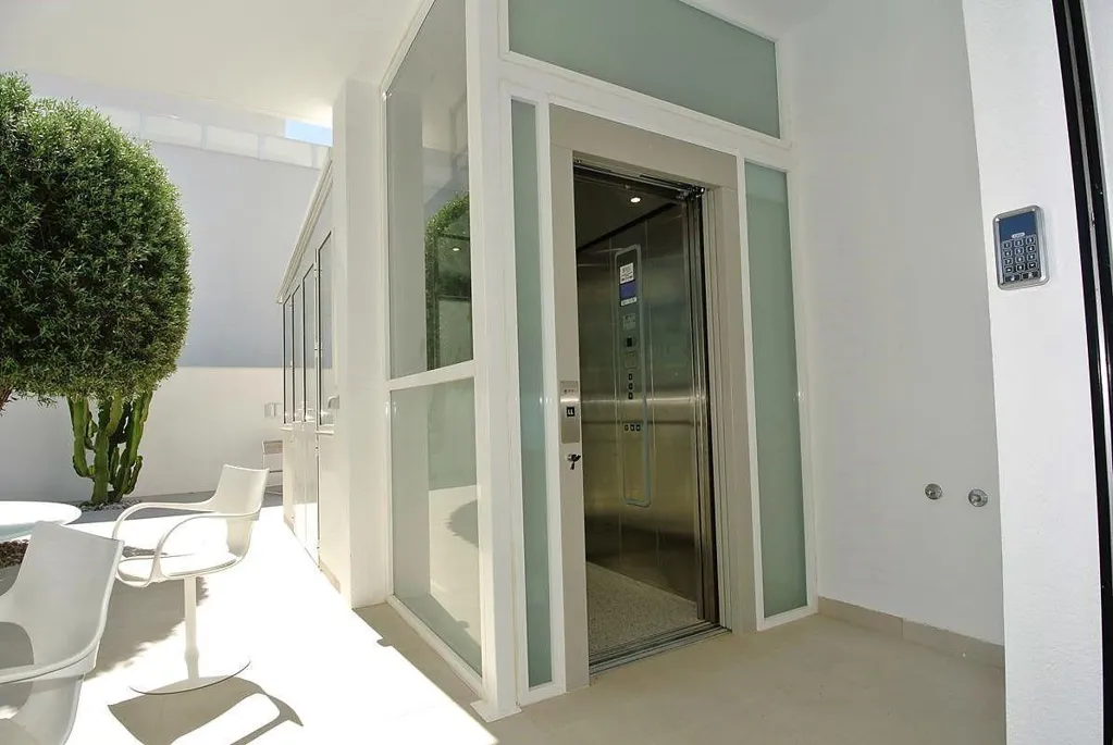 Giardino - Luxury Villa with Pool in La Marina