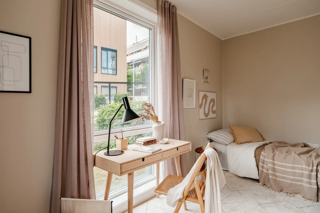 Bedrooms - 3-Bedroom Apartment with Garden Access in Oslo