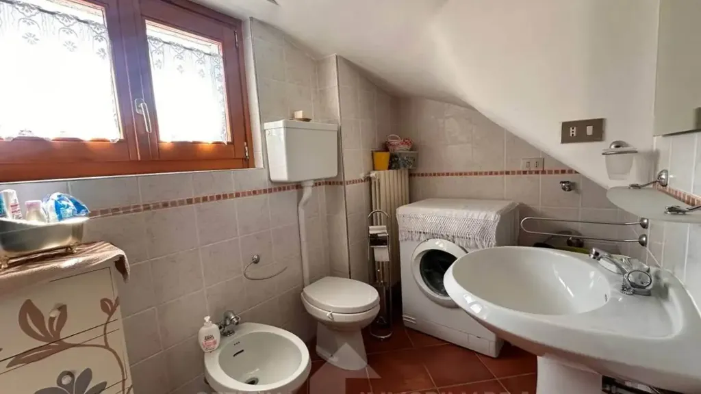 Vannitoad - Trilocale with Balcony in Ardenno