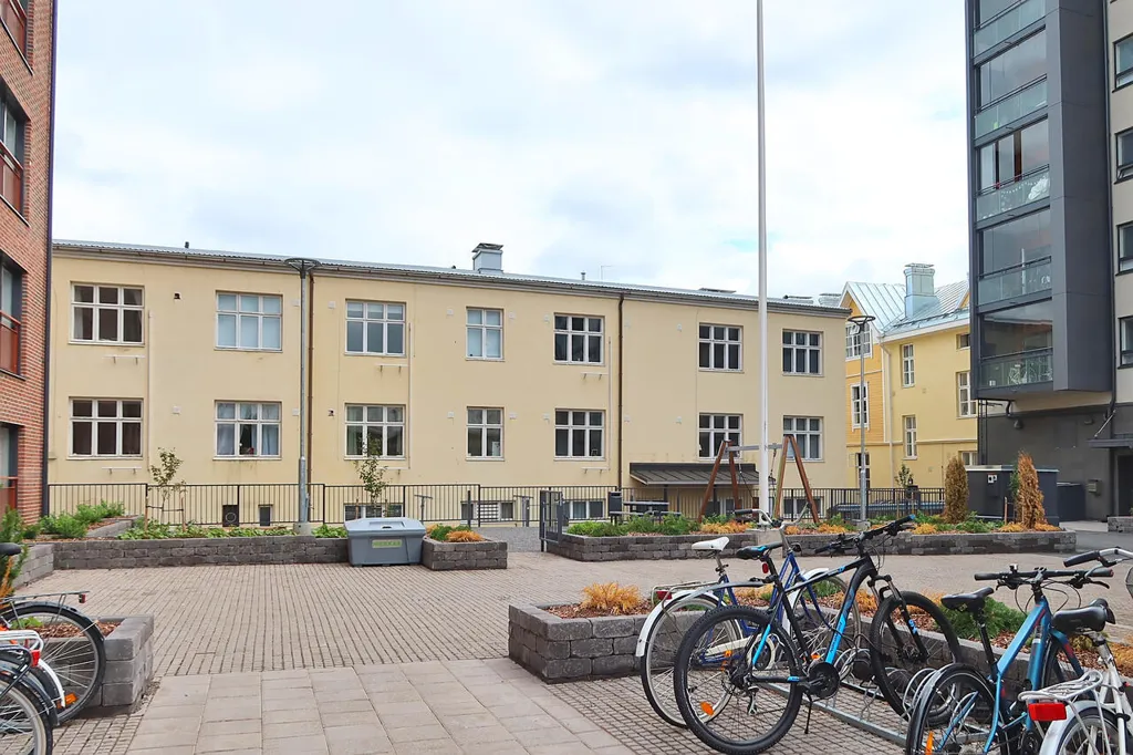 Garden - Bright Corner Flat with Balcony in Turku Centre