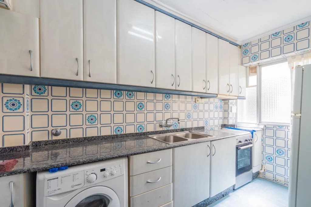 Cuisine - Apartment with Pool in Els Orriols, Valencia
