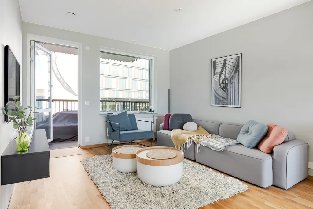 Elutuba - Modern 2-Bedroom Flat with Balcony in City Centre