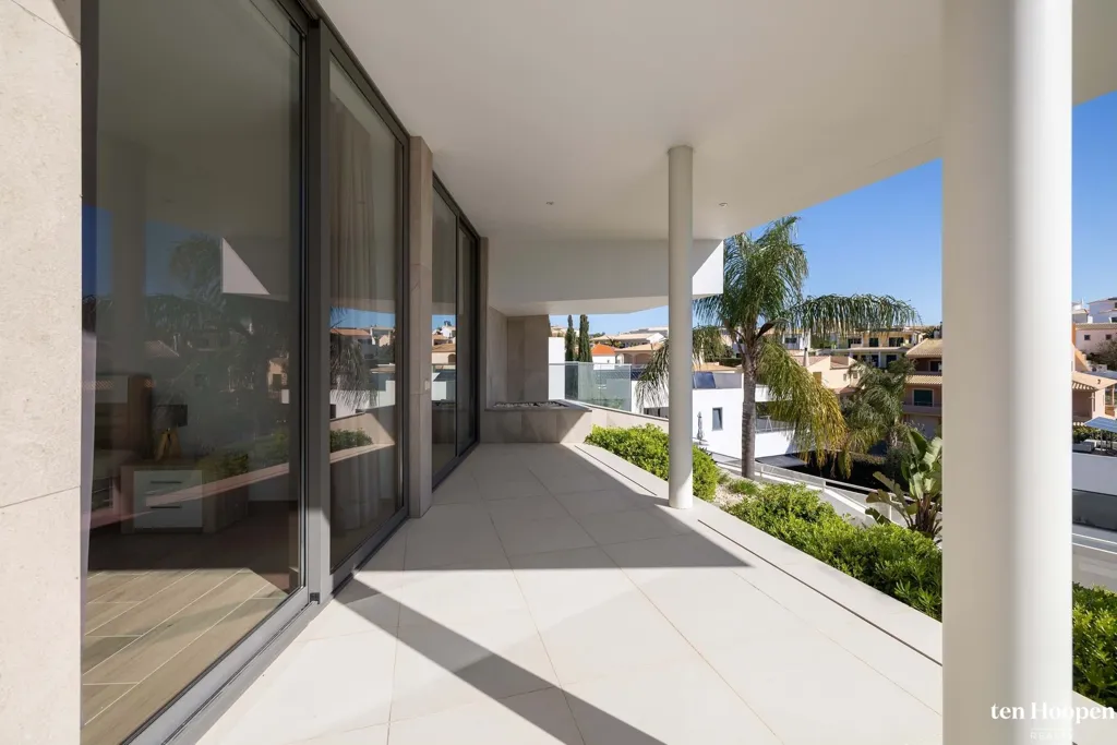 Terrazza - Contemporary Villa with Ocean Views in Cerro das Mós