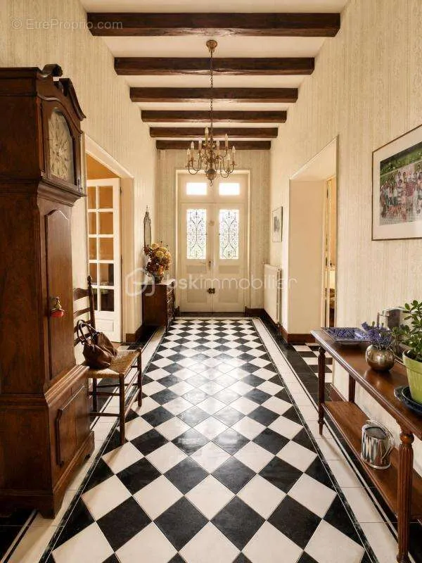 Entrée - Maison de Maître avec Piscine et Parc à Écueillé