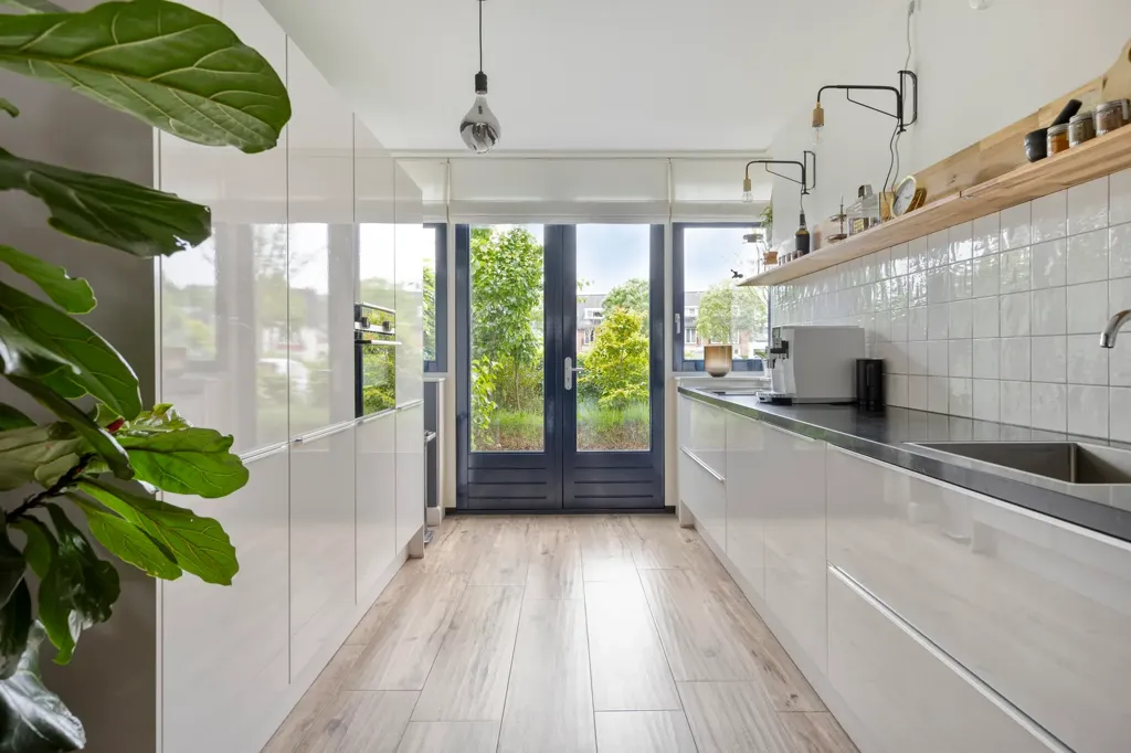 Köök - Corner House with Deep Garden in Rhoon