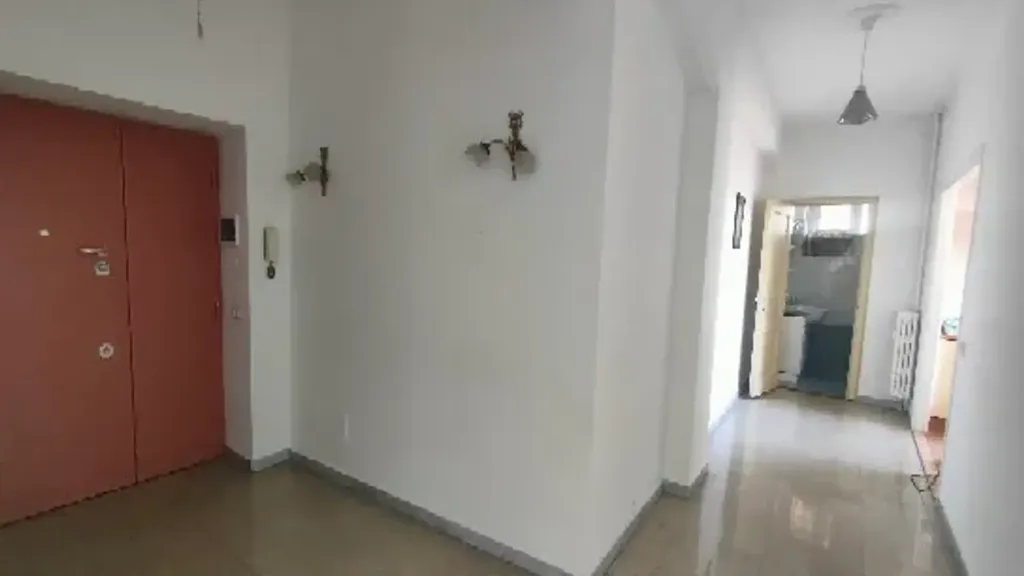 Esik - Luxury Flat with Balcony in Rome
