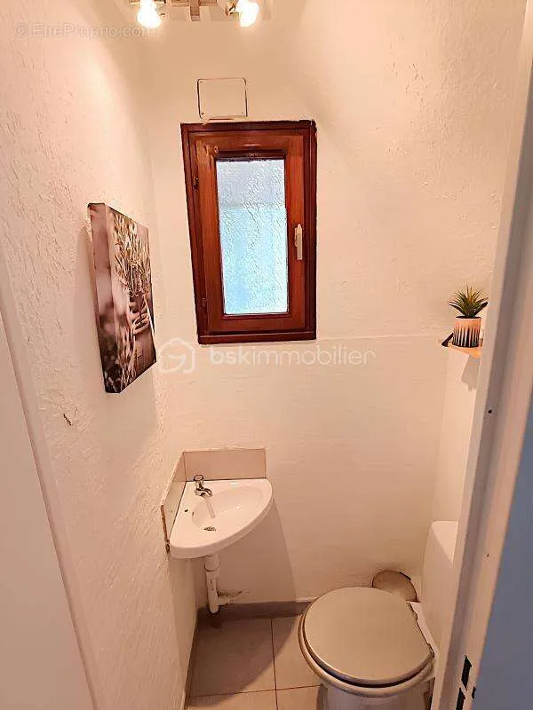 Vannitoad - Medical Office with Parking in La Seyne-sur-Mer