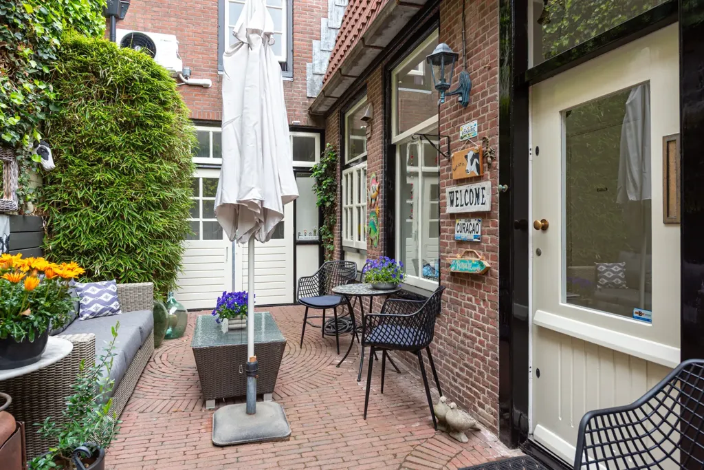 Aed - Historic House with Patio in Alkmaar