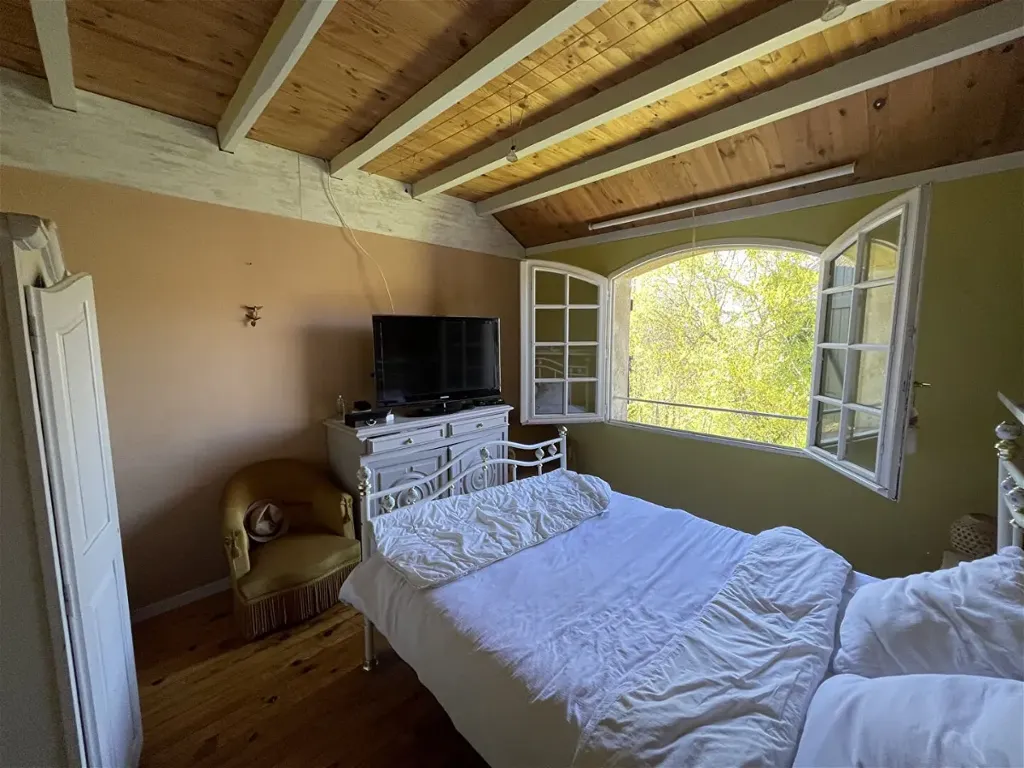 Chambres - Maison avec piscine et vue montagne à Montgauch