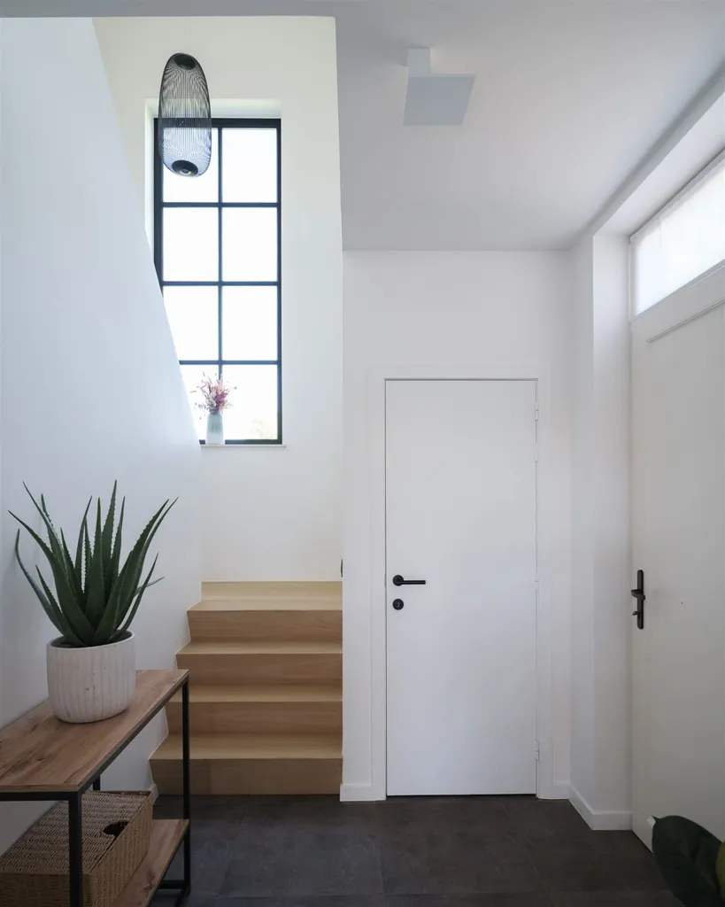 hallway_entrance