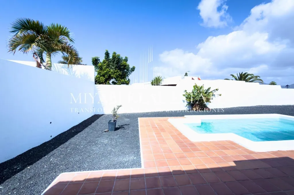 Piscina - Bungalow with Pool and Studio in Playa Blanca