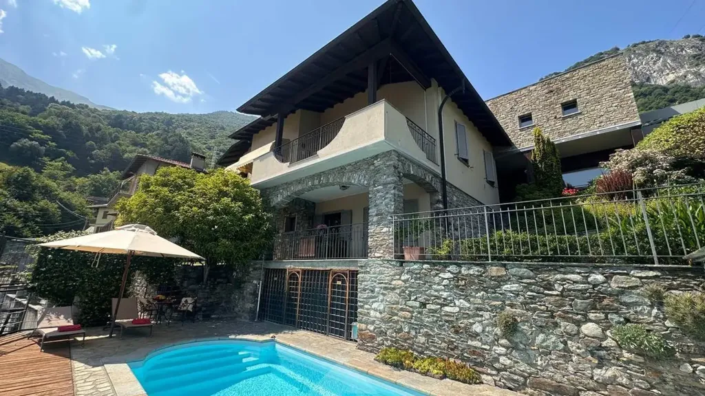 Bassein - Rustic Lake View Apartment in Musso