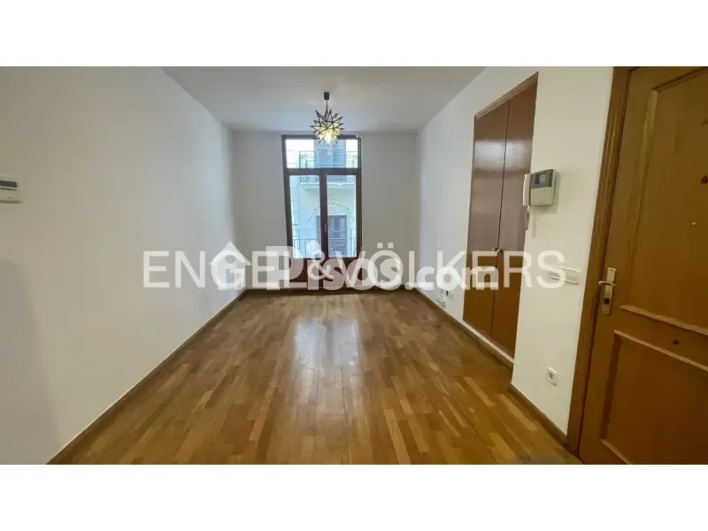 Pièces - Studio Flat with Balcony in Valencia Centre