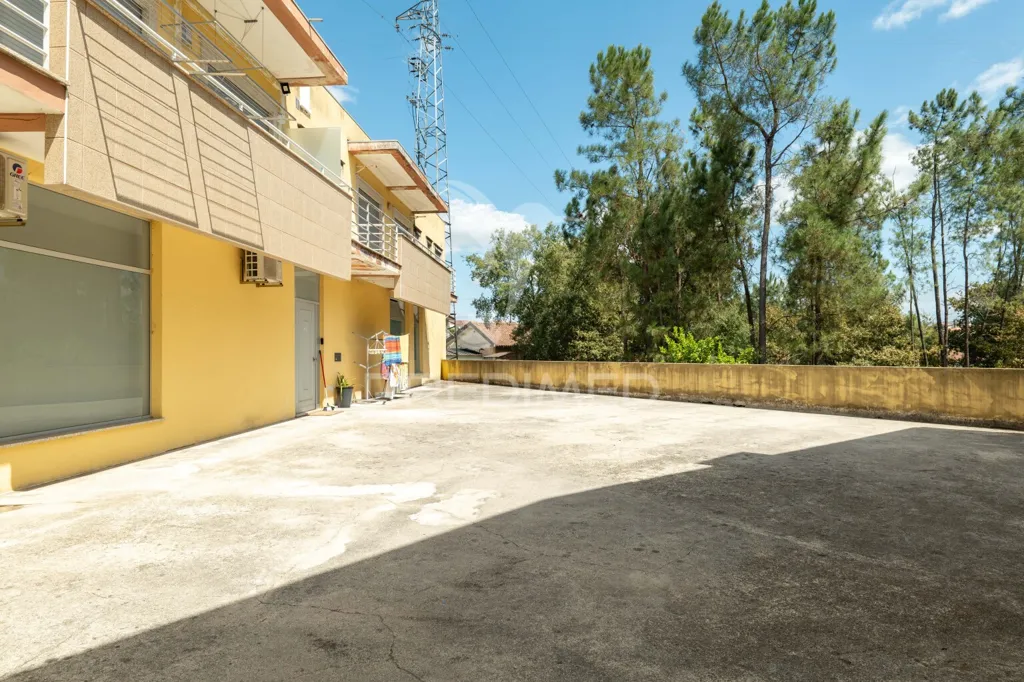 Jardin - Converted Shop Apartment near Braga