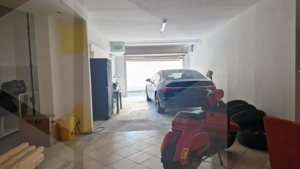 Garage - Semi-Basement Villa with Fireplace in Ciampino